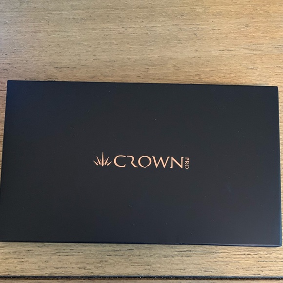 ✨Crown Fuego Eyeshadow Pallet - Picture 4 of 5